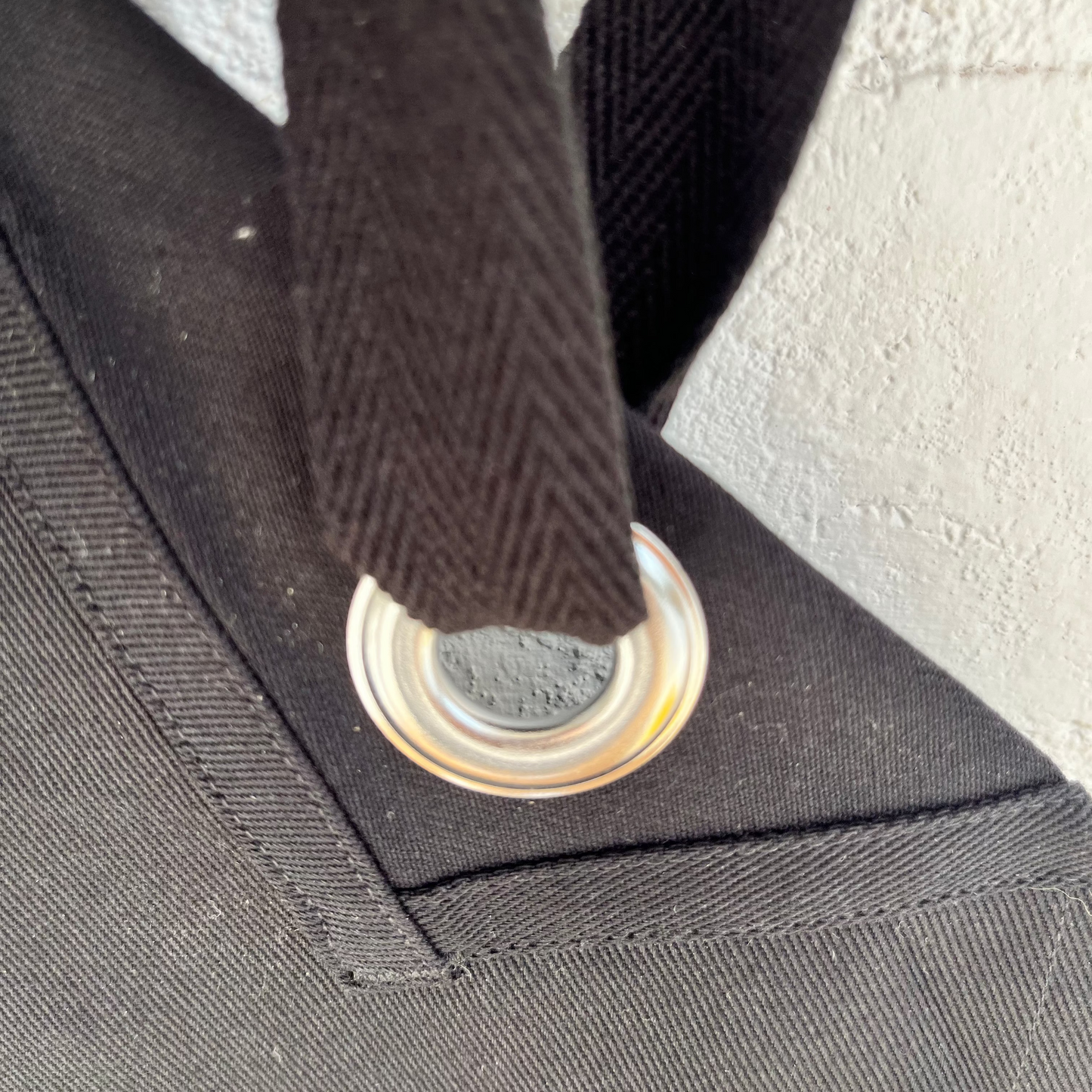 Ozharvest Apron showing eyelets